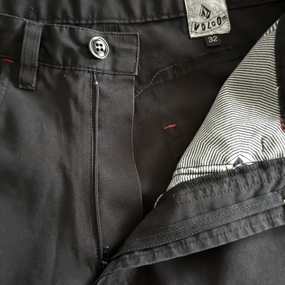 Volcom Men’s Black Slim Fit Chino Pants – Size 32 - Picture 6 of 6